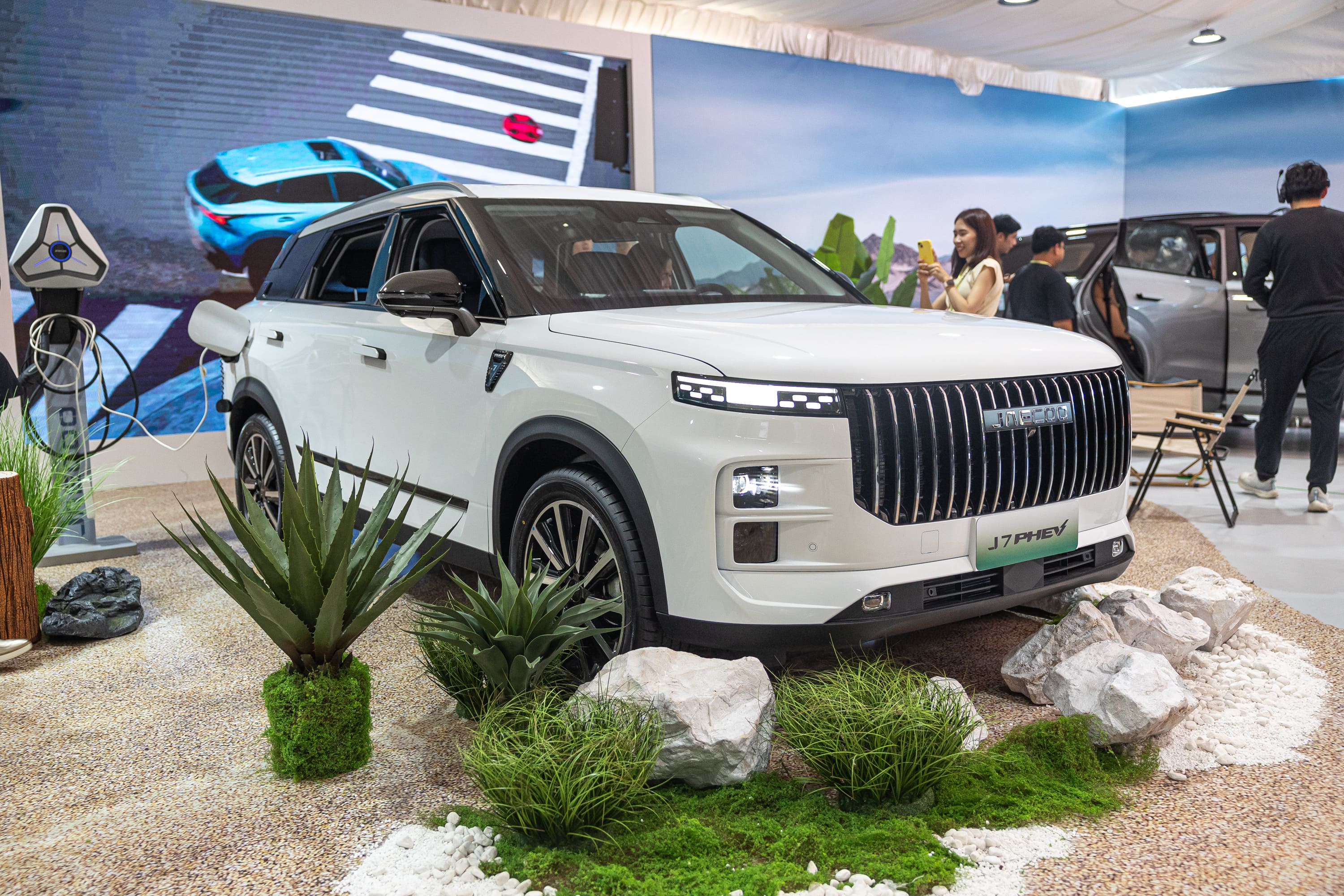 На международном автосалоне в Шанхае представлены три новинки OMODA И JAECOO